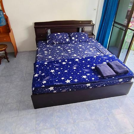 Yuri Guesthouse Jomtien Beach Extérieur photo