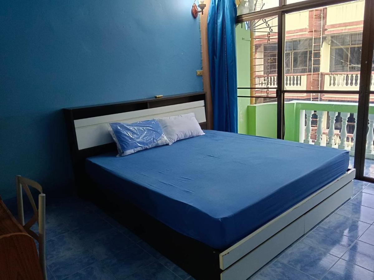 Yuri Guesthouse Jomtien Beach Extérieur photo