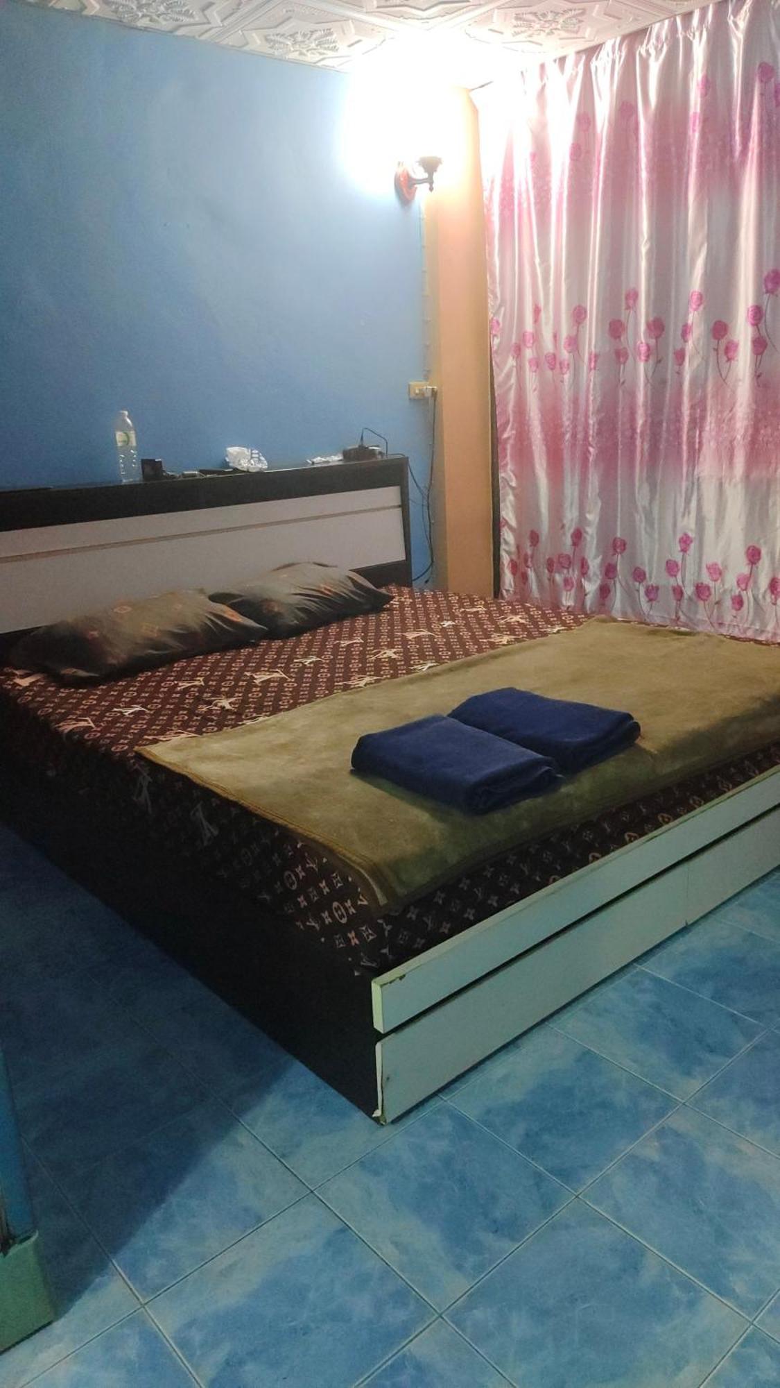 Yuri Guesthouse Jomtien Beach Extérieur photo