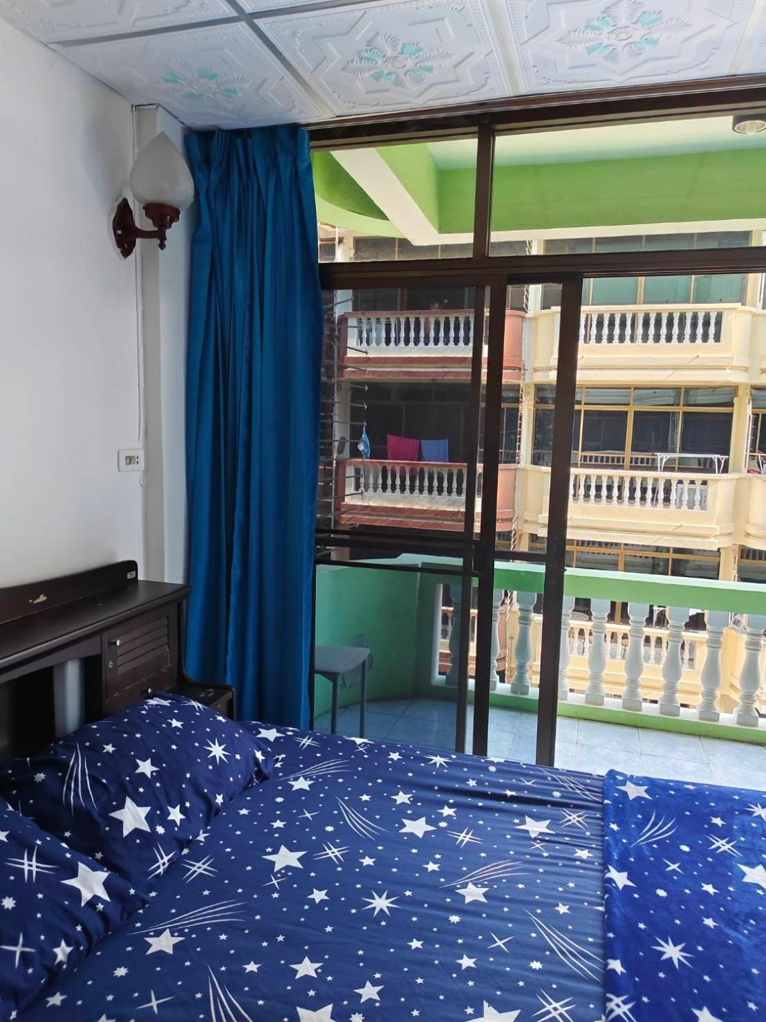 Yuri Guesthouse Jomtien Beach Extérieur photo